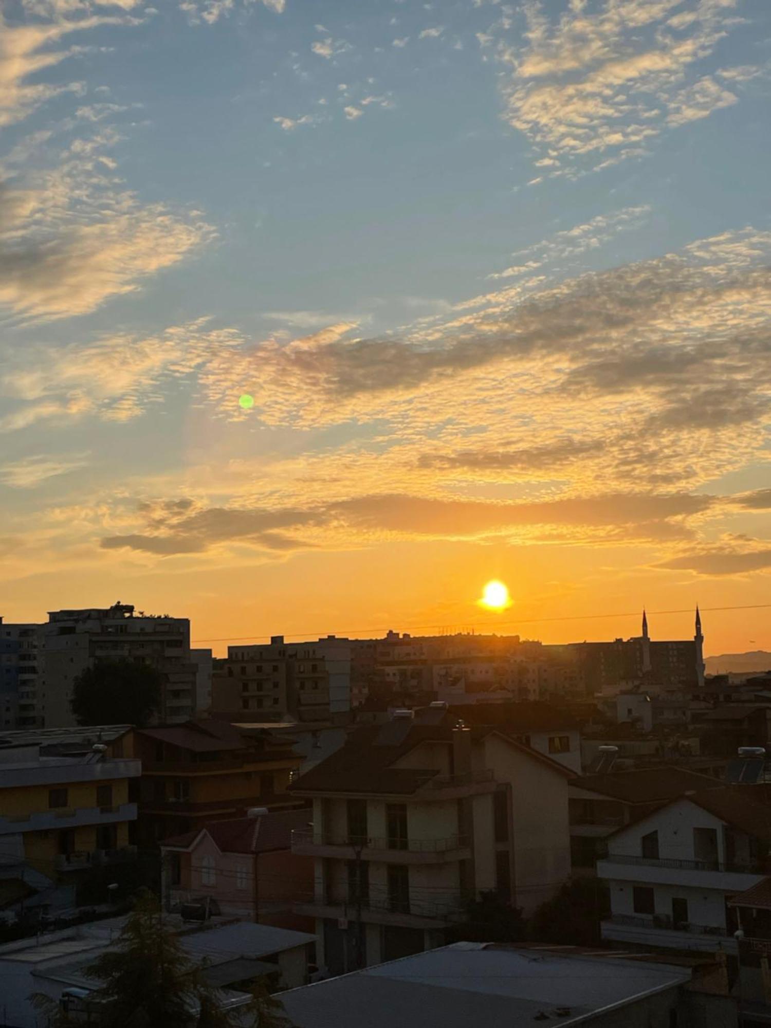 Cozy Big Apartment With Balcony 地拉那 外观 照片